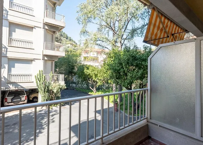 Appartement Les Fleurs Pool Bordighera